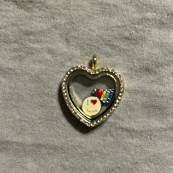 Origami Owl Jewelry - Teacher Gift!! Origami Owl heart locket